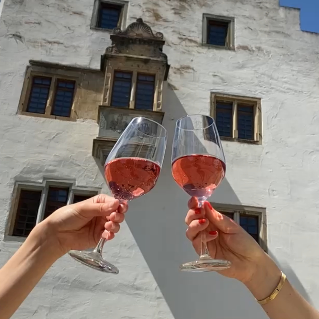 GläserVorSchloss Schlosscafé Gewölbe